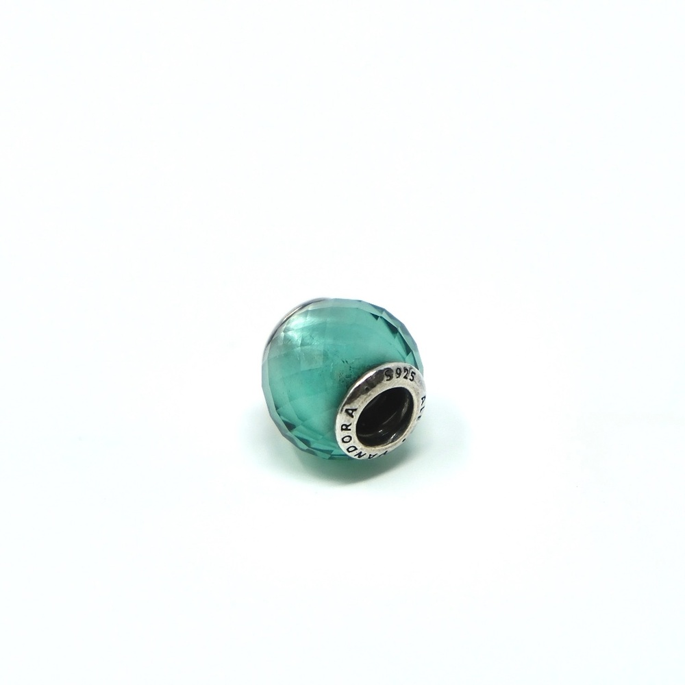 Pandora Petite Facets Charm with Synthetic Green Quartz S925ALE